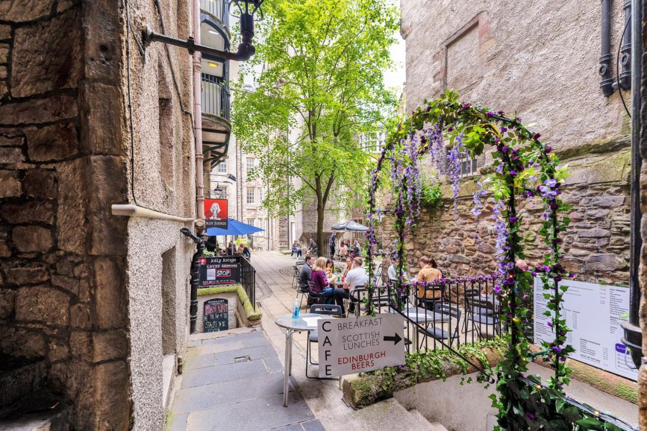 Unique 2 Bedroom Castle - Near Castle & Royal Mile Apartment Edinburgh