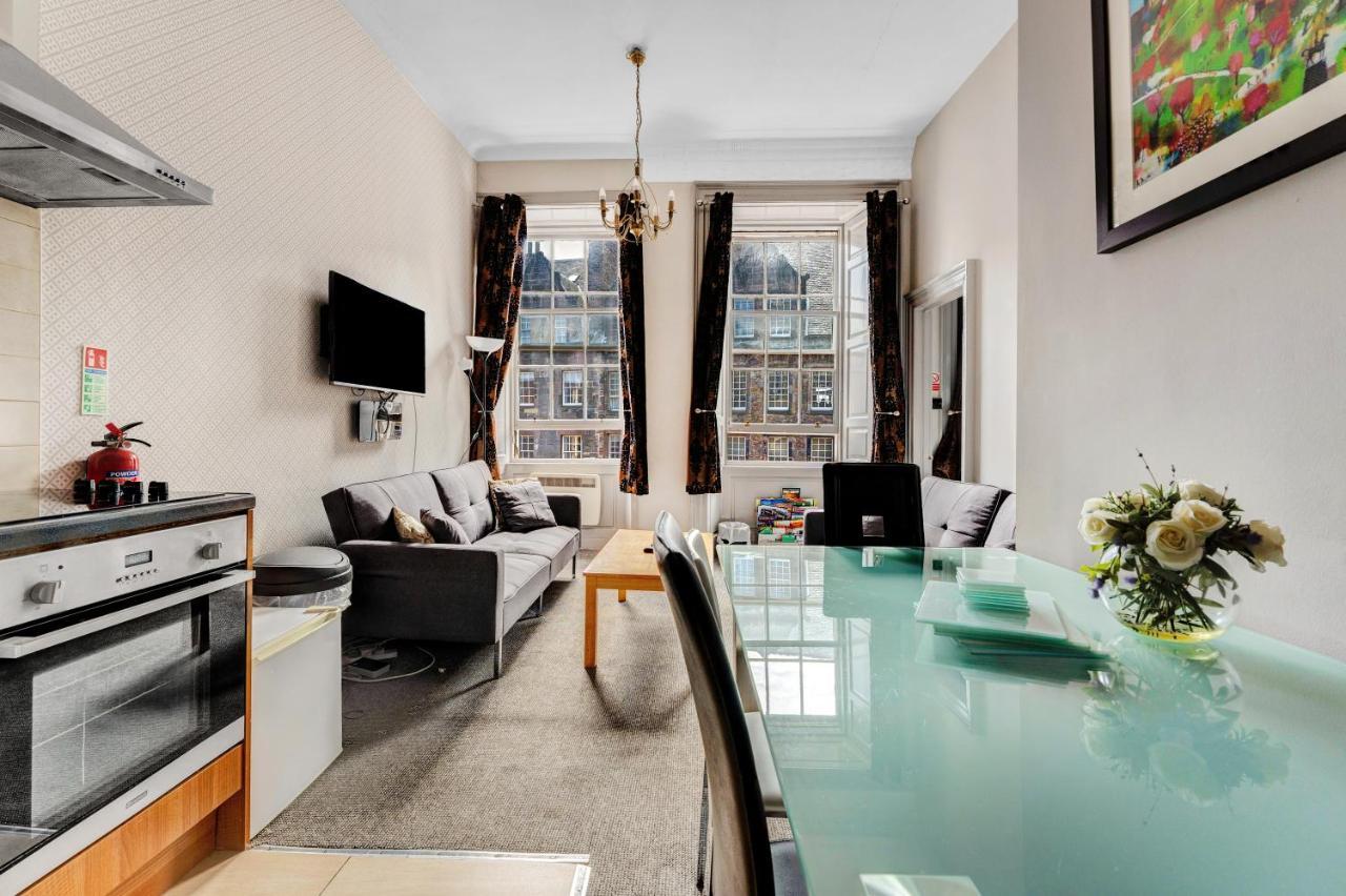 Unique 2 Bedroom Castle - Near Castle & Royal Mile Apartment *