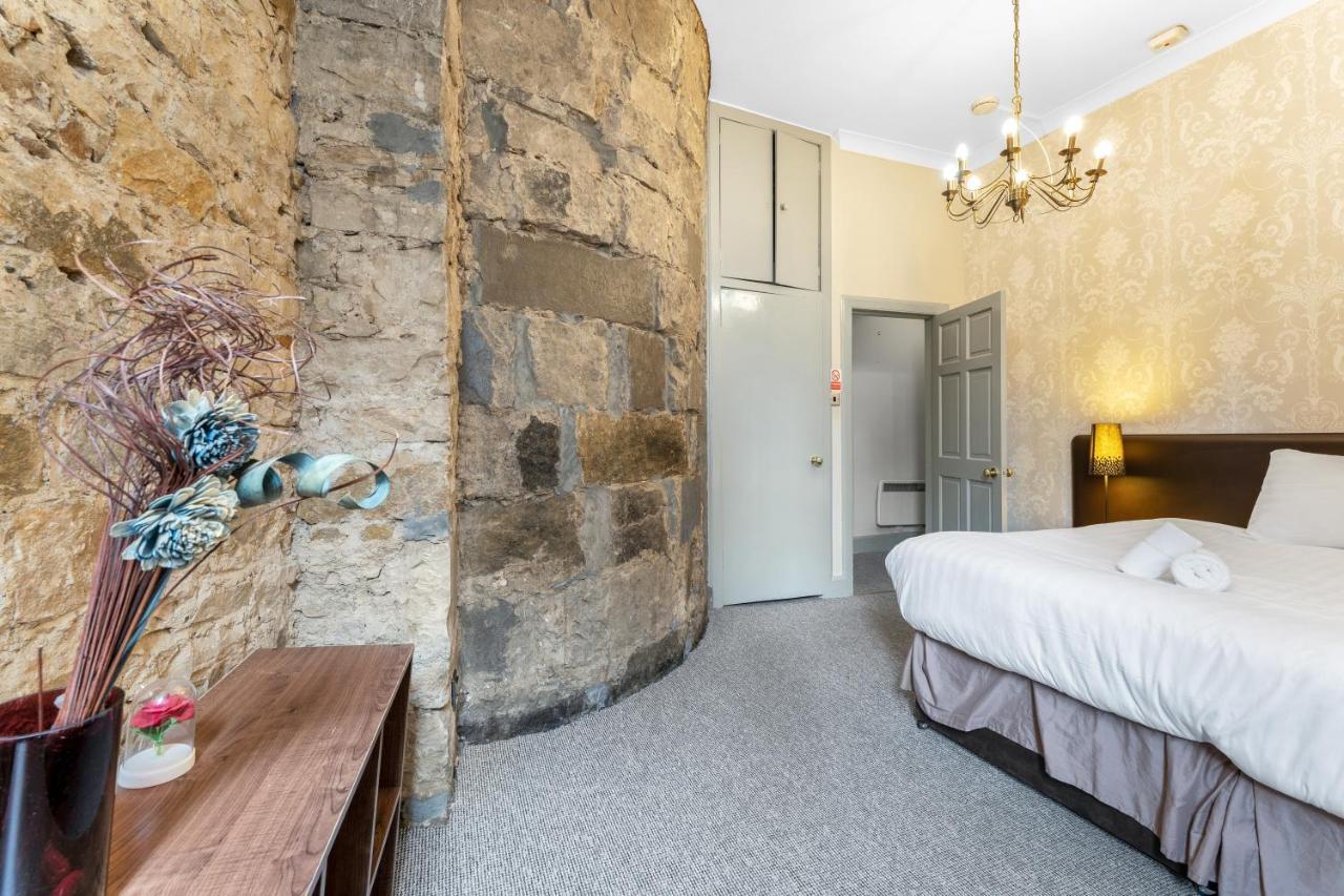 Unique 2 Bedroom Castle - Near Castle & Royal Mile Edinburgh