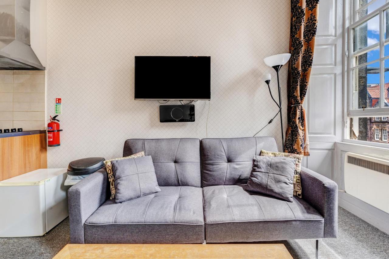 Unique 2 Bedroom Castle - Near Castle & Royal Mile Apartment *