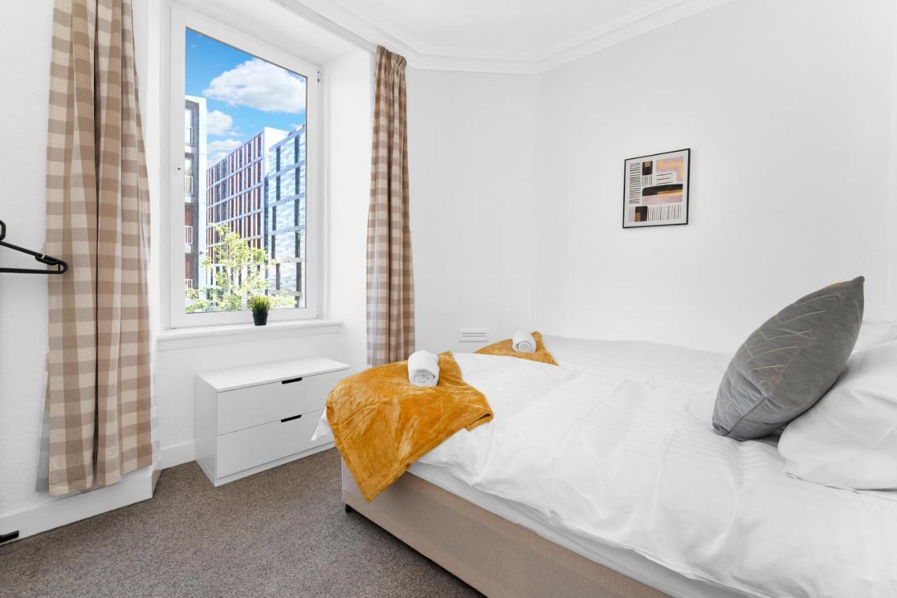 Modern & Spacious 1 Bedroom - Close To Centre - Sleeps Up To 3 Guests EDI