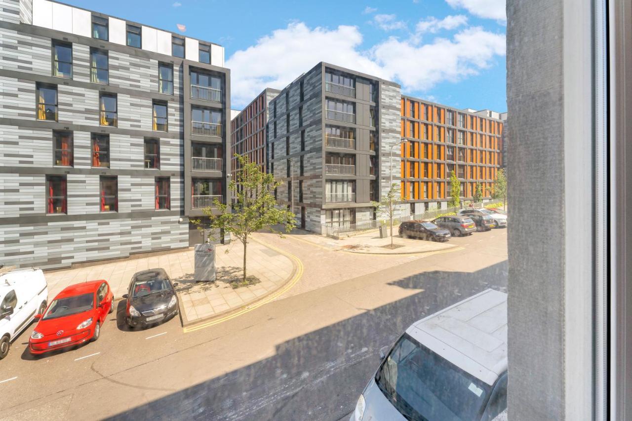 Modern & Spacious 1 Bedroom - Close To Centre - Sleeps Up To 3 Guests Apartment EDI