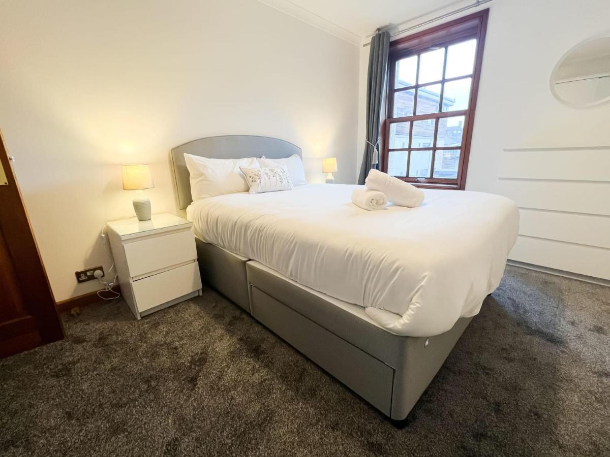 Apartment Old Town 2br Flat Royal Mile Sleeps 5 Edinburgh