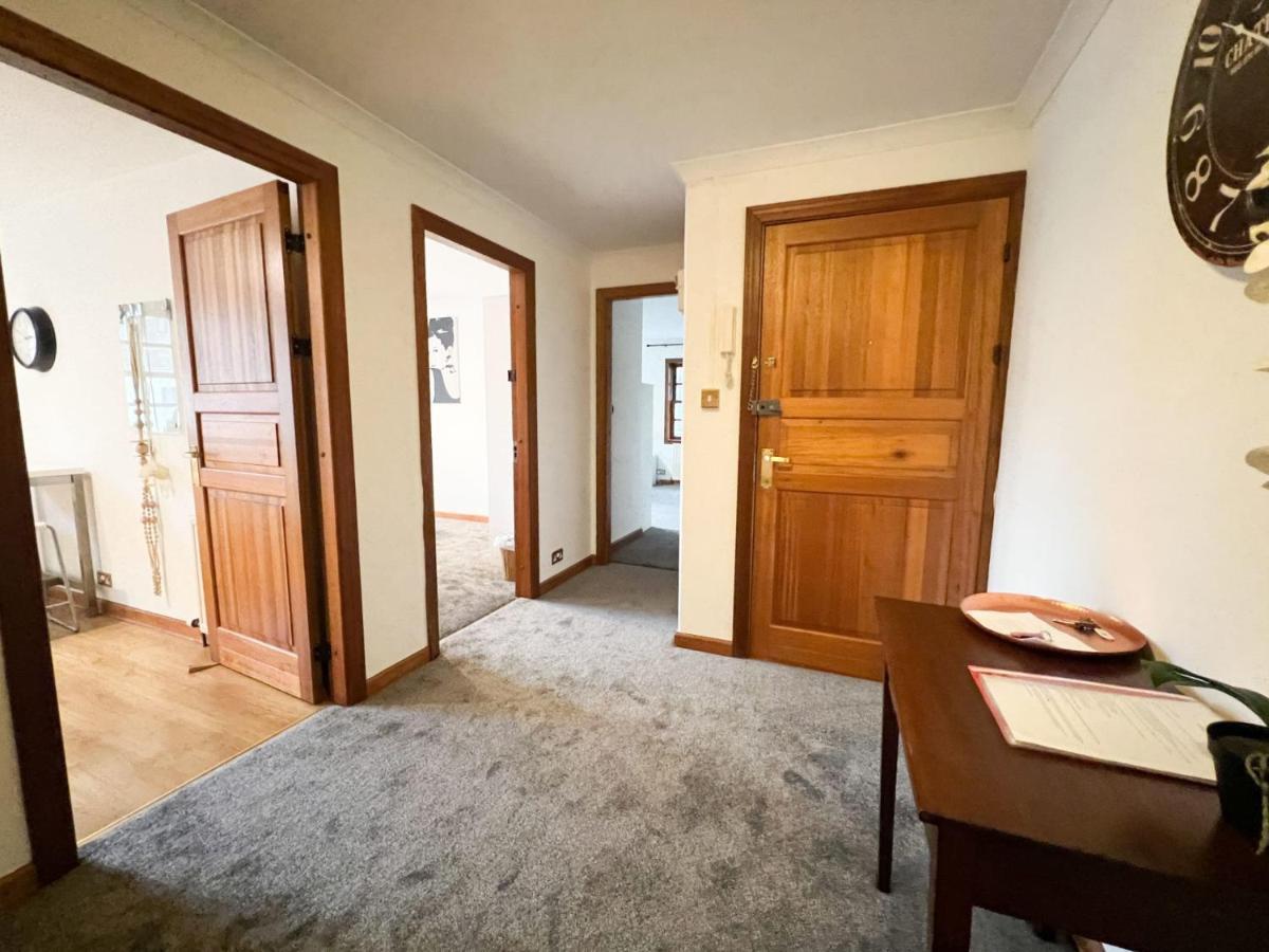 Old Town 2br Flat Royal Mile Sleeps 5 * Edinburgh