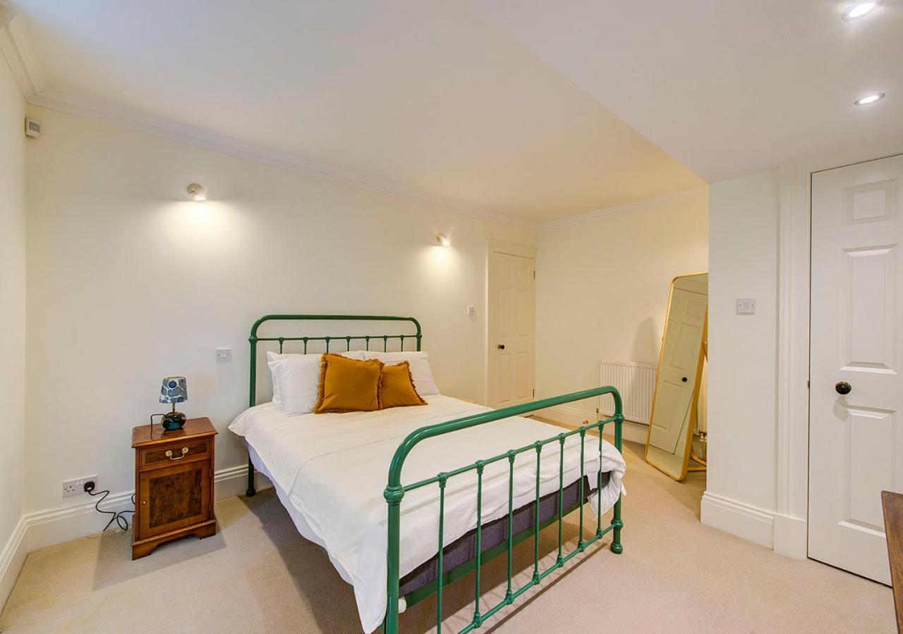 Super Castle Basement Apartment
