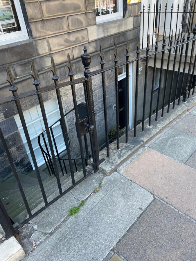 Super Castle Basement Apartment