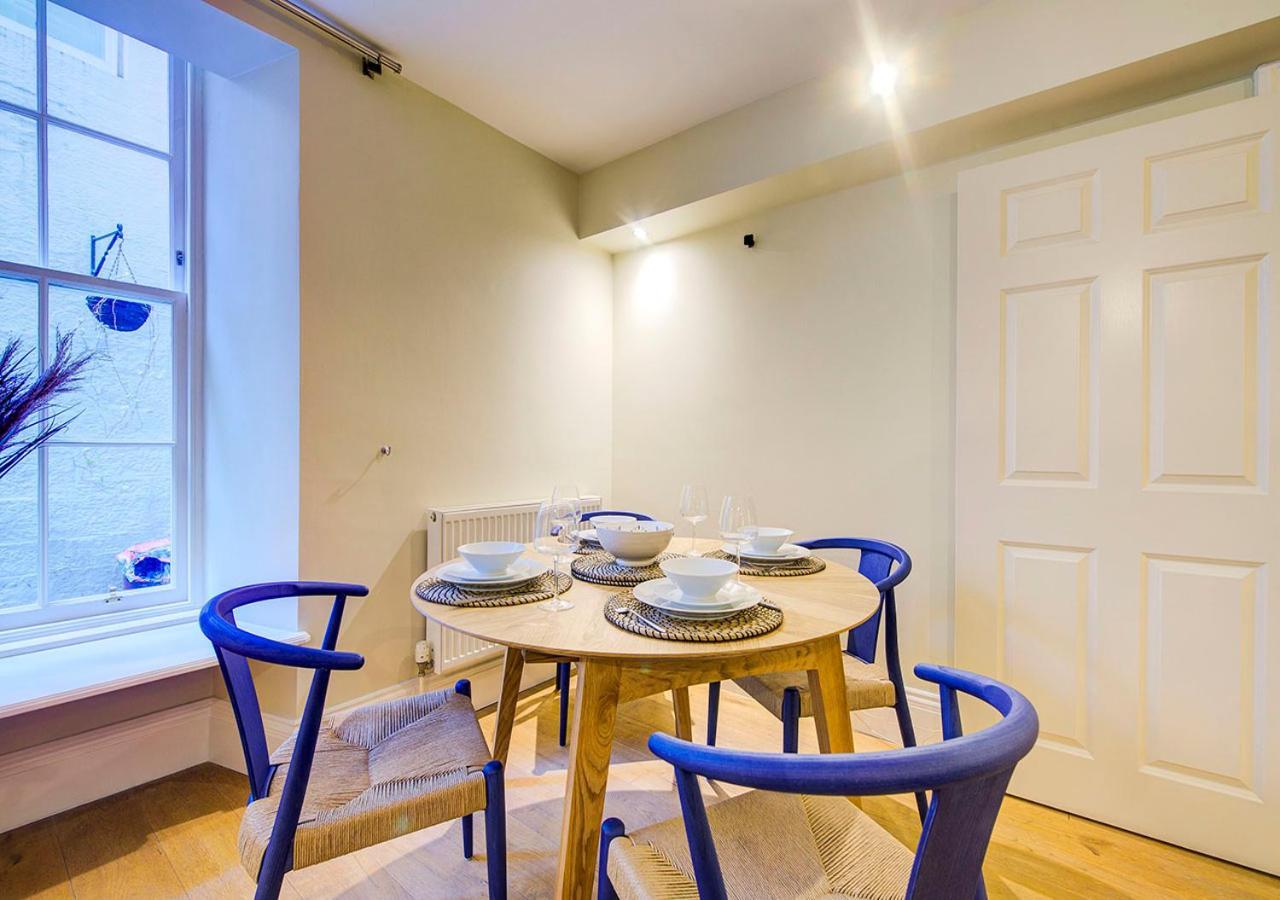 Super Castle Basement Apartment Edinburgh