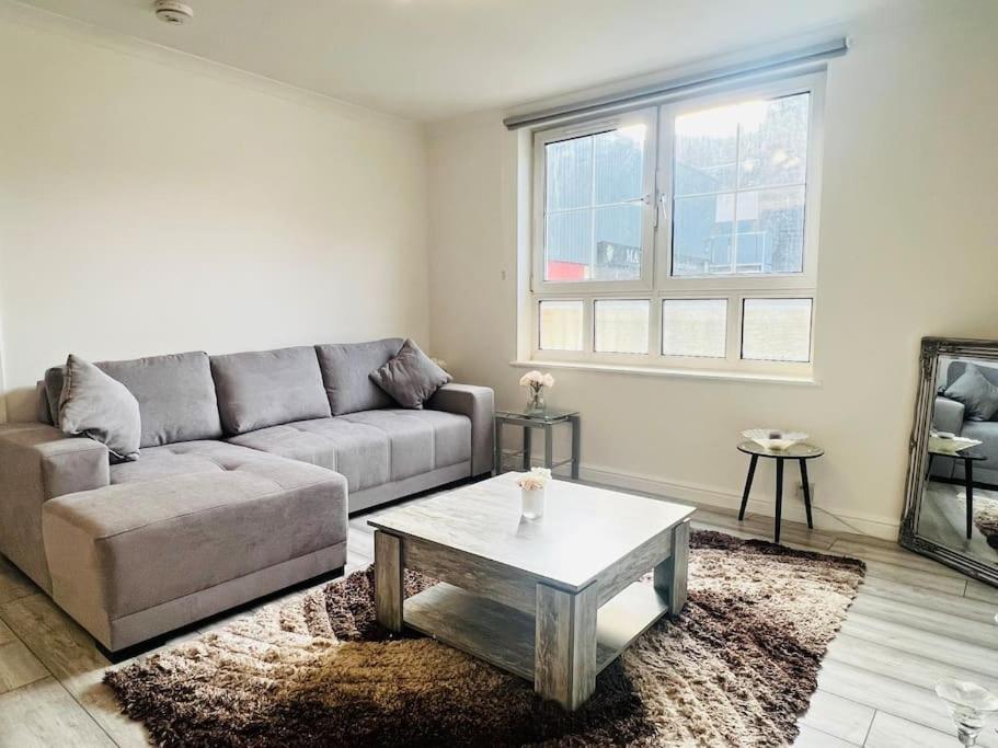 Superb 2 Bedroom With Free Parking Apartment Edinburgh
