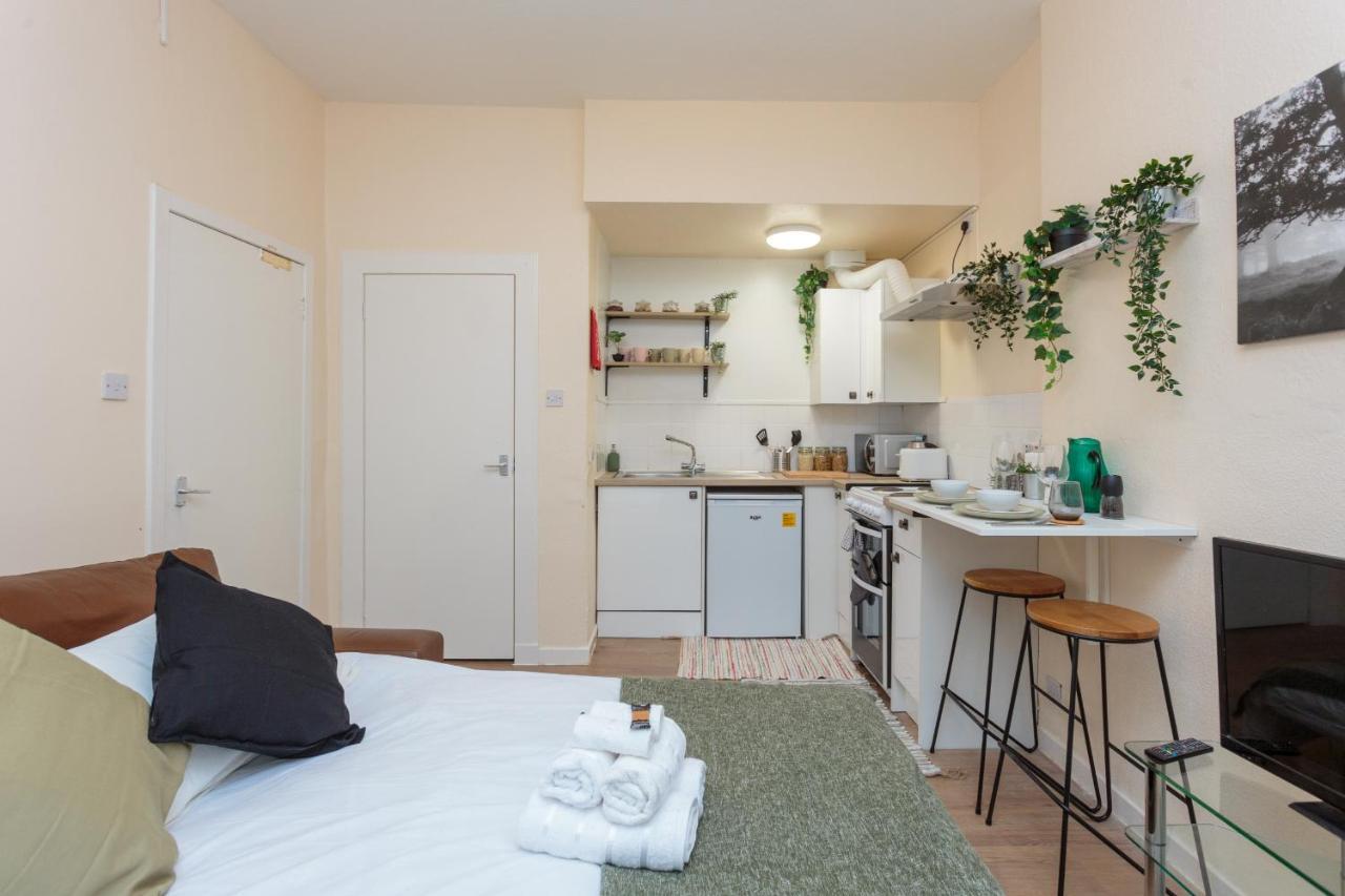 Cozy 1b Groundfloor - 8 Minute From Centre * Edinburgh