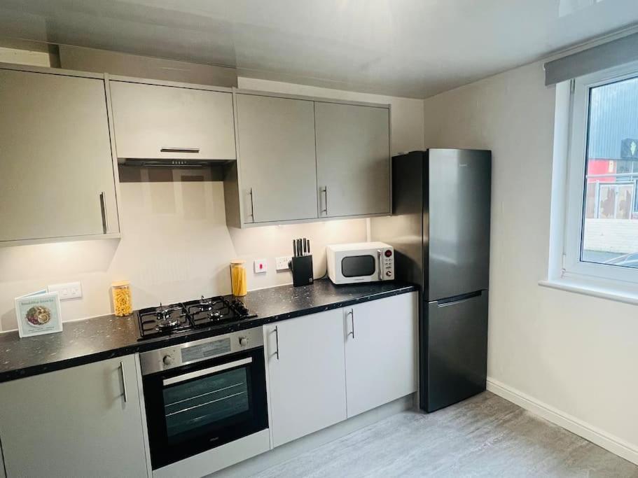 Superb 2 Bedroom With Free Parking Apartment