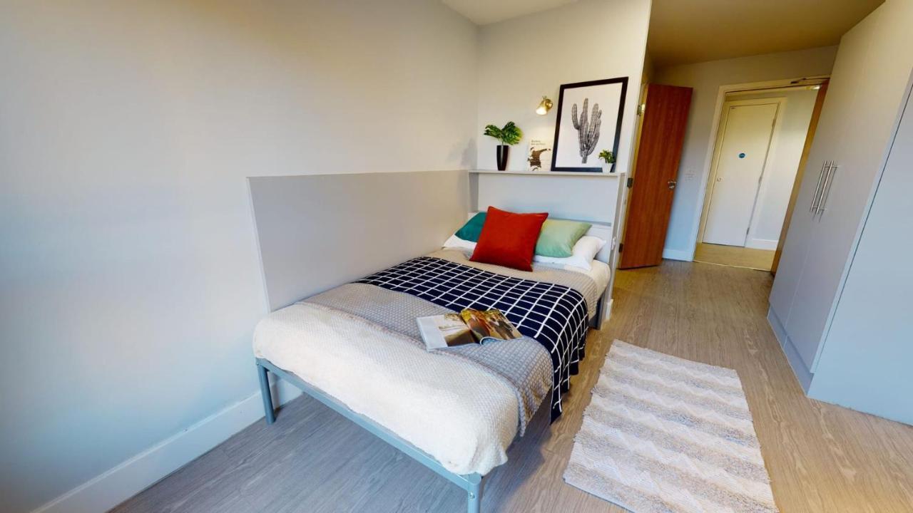 And Ensuite Bedrooms With Shared Kitchen At Fountainbridge In Apartment EDI