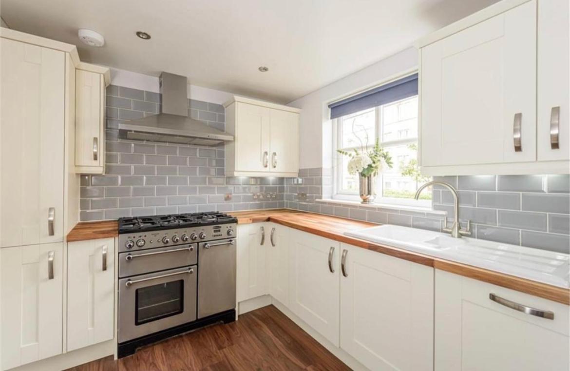 Apartment Cosy Roseburn Apartment, - 2 Bedrooms, Free Parking EDI
