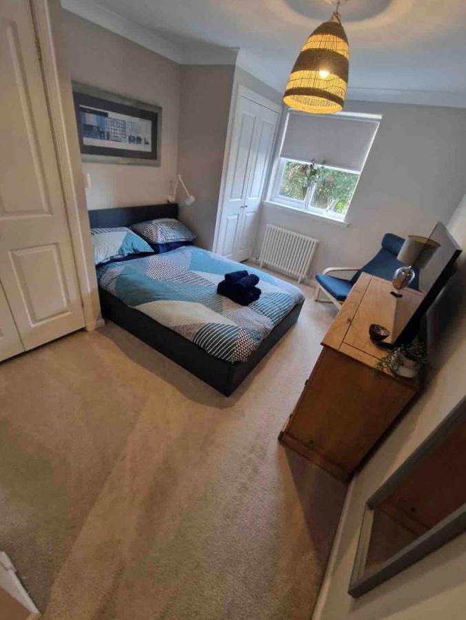 Cosy Roseburn Apartment, - 2 Bedrooms, Free Parking * EDI