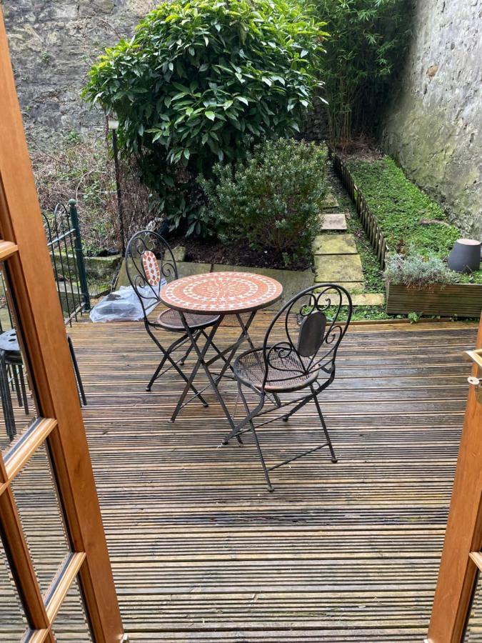 Fantastic Location 10 Mins To Princes Street- 15 To Royal Mile- Main Door-patio Apartment *