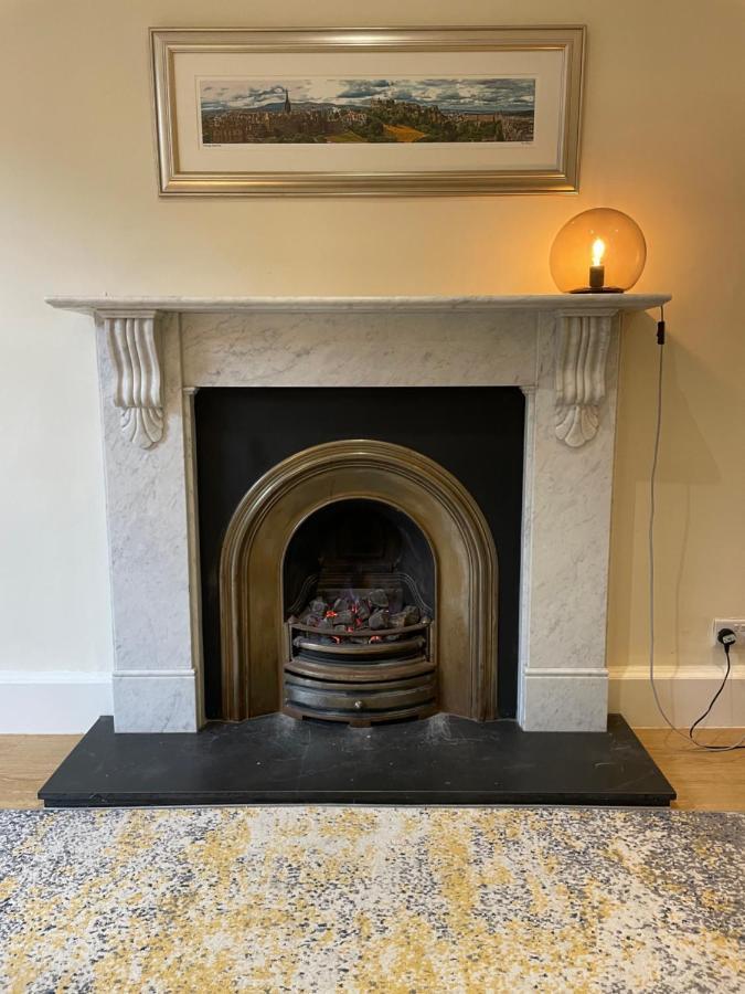 Fantastic Location 10 Mins To Princes Street- 15 To Royal Mile- Main Door-patio * EDI