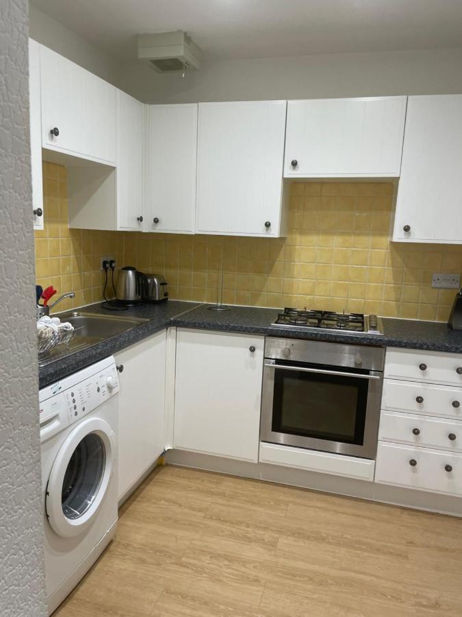 Apartment Fantastic Location 10 Mins To Princes Street- 15 To Royal Mile- Main Door-patio *