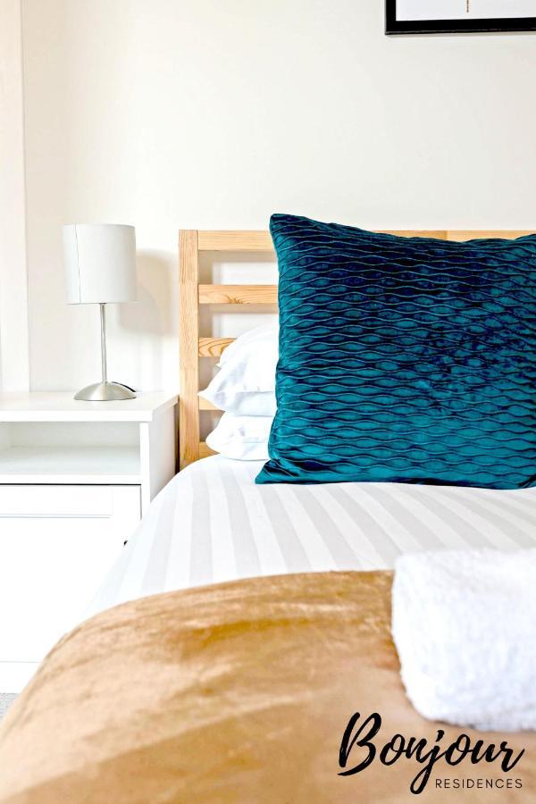 Mabillon - Gorgeous-haymarket, City Centre-free Parking By Bonjour Residences Apartment