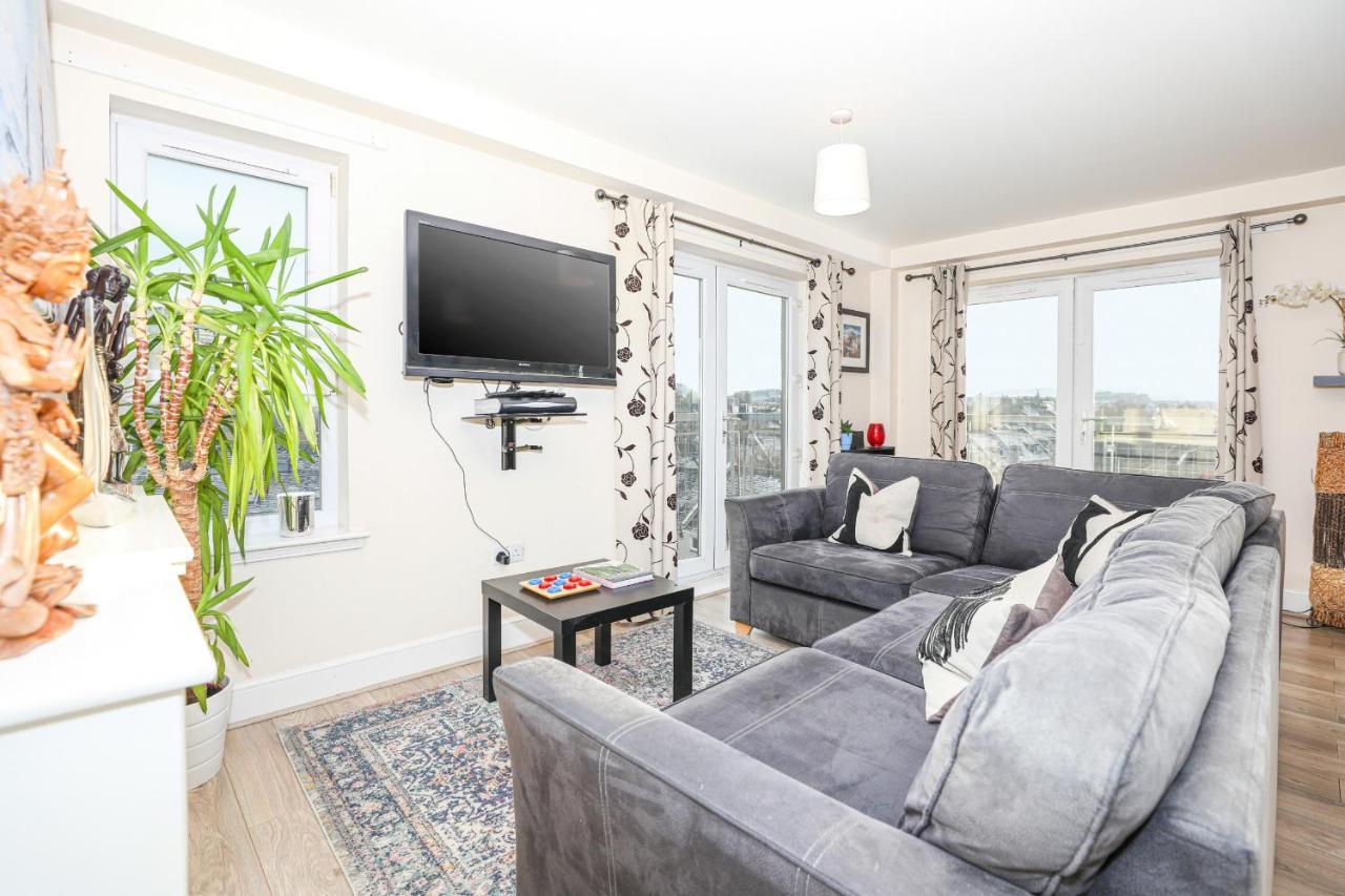 Waterfront Castle View 3 Bed