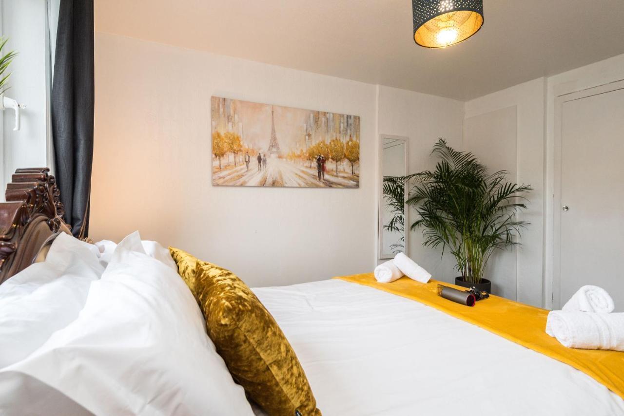 Cosy 2 Bedroom In The Heart Of Apartment *