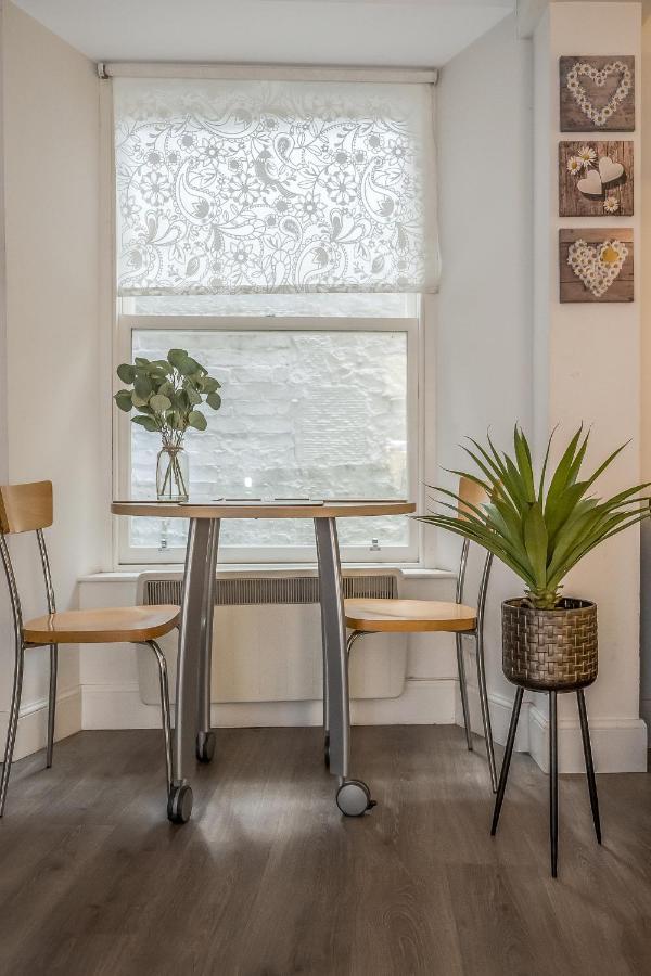 Spacious & Cosy Studio Flat In The Heart Of Centre Edinburgh