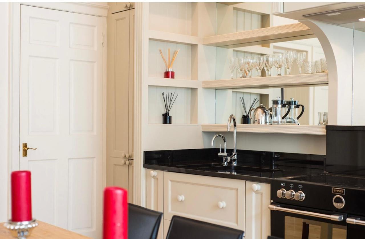 Luxurious Centre Self Catering Apartment Edinburgh