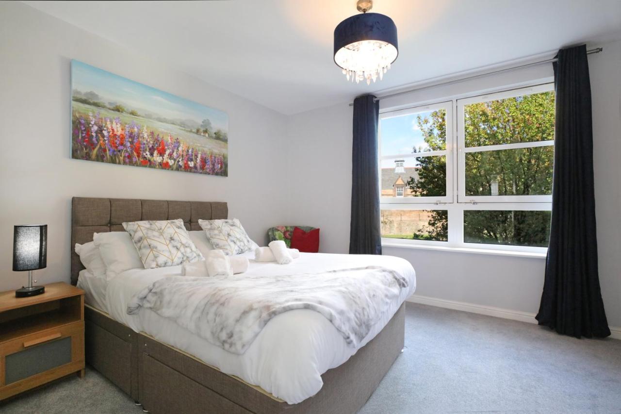Spacious 4br City Centre W/ Free Parking