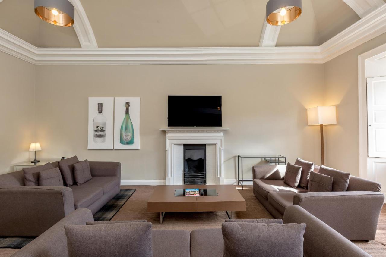 York Place By Destination Apartment