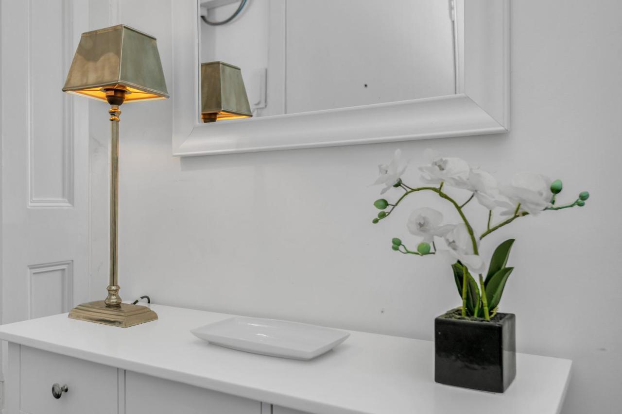 Spacious & Modern 1 Bedroom Flat - Near Centre & Arthur Seat * Edinburgh