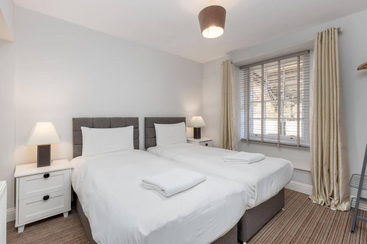 York Place By Destination Apartment