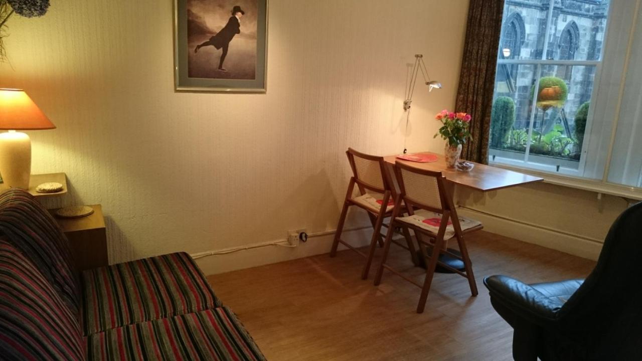 Royal Mile Apartment, 1 Minute From The Castle. EDI