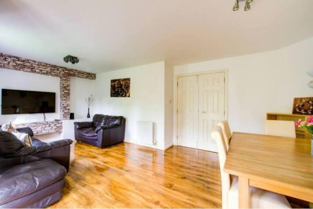 Lovely 2 Bdr In Dalry / Near Haymarket * EDI