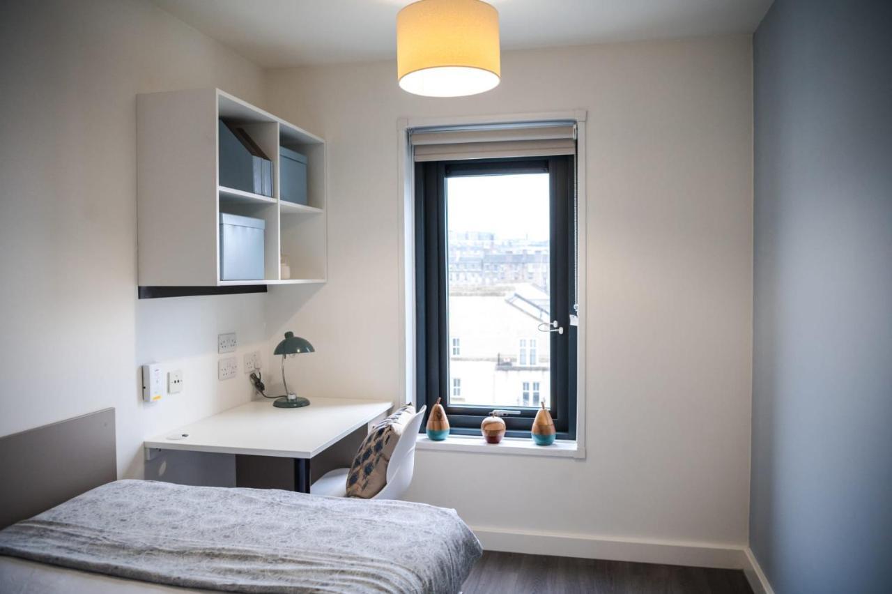 Bright And Ensuite Bedrooms At Mcdonald Road In