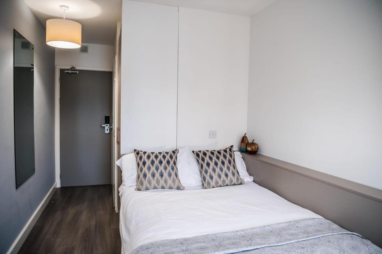 Bright And Ensuite Bedrooms At Mcdonald Road In *