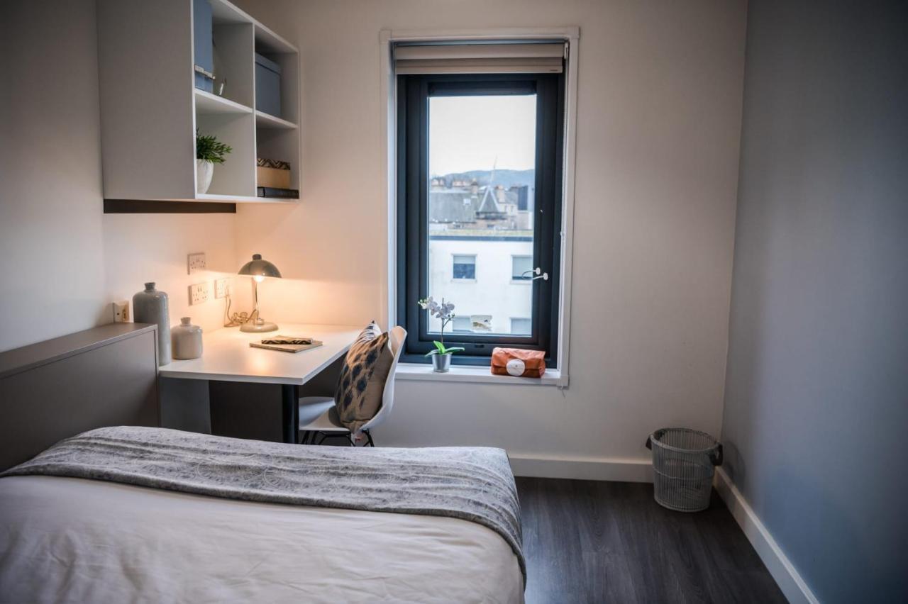 Bright And Ensuite Bedrooms At Mcdonald Road In