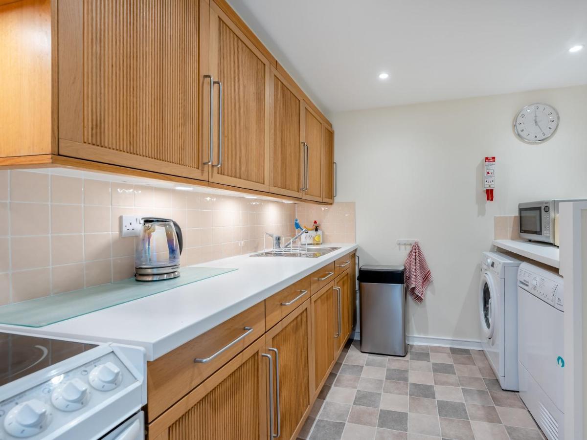 Campbells Close Apartment *