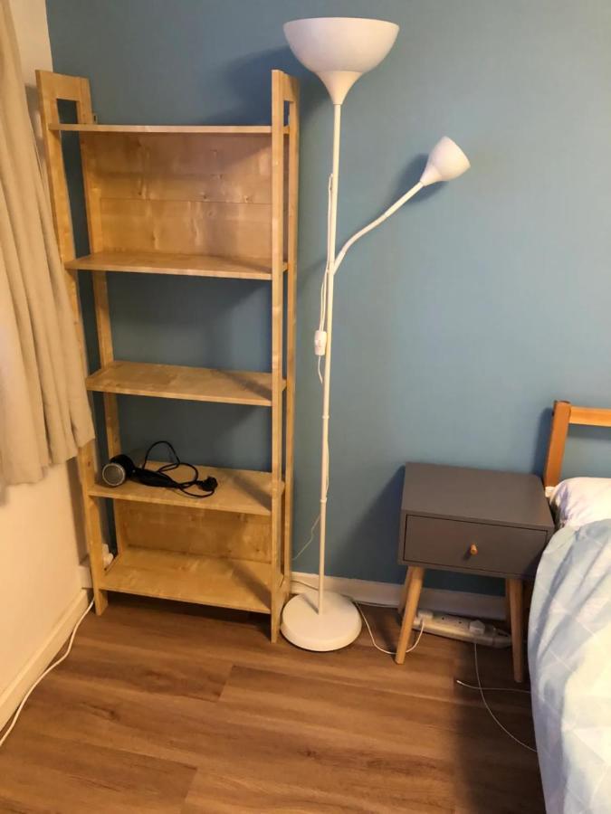Inviting 1bd Flat In Apartment *
