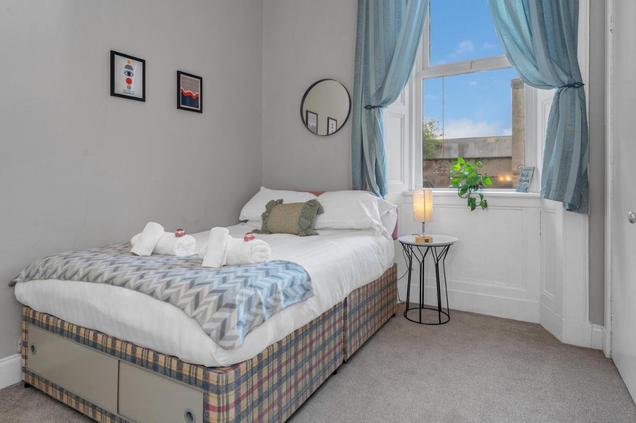 Cheerful Stays: 2 Bedroom Sleeps 6 Apartment Edinburgh