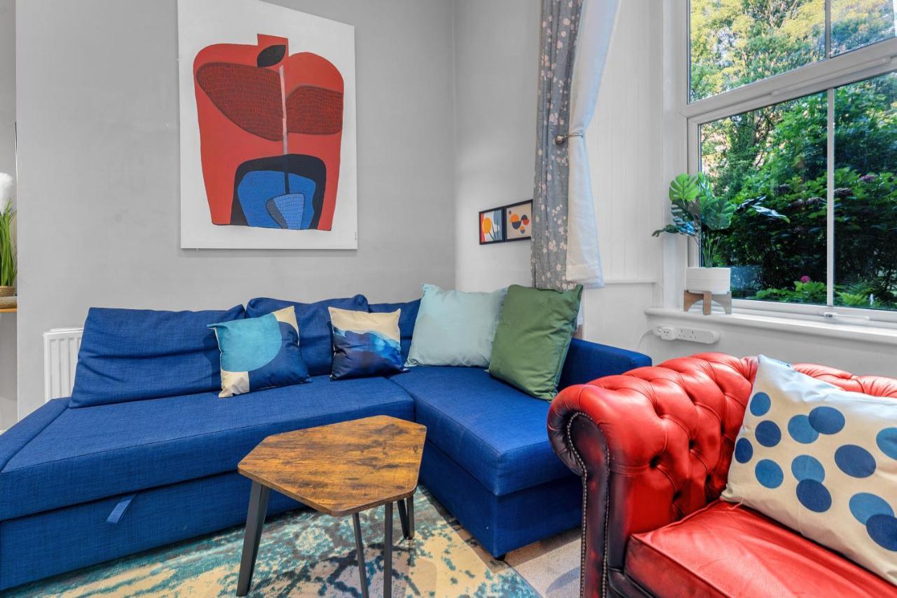 Apartment Cheerful Stays: 2 Bedroom Sleeps 6 *
