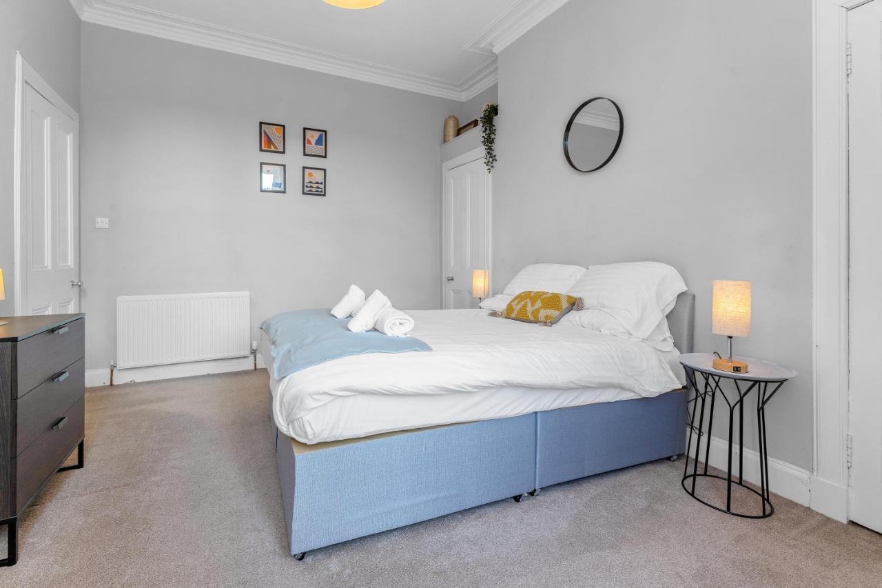 Cheerful Stays: 2 Bedroom Sleeps 6 Edinburgh