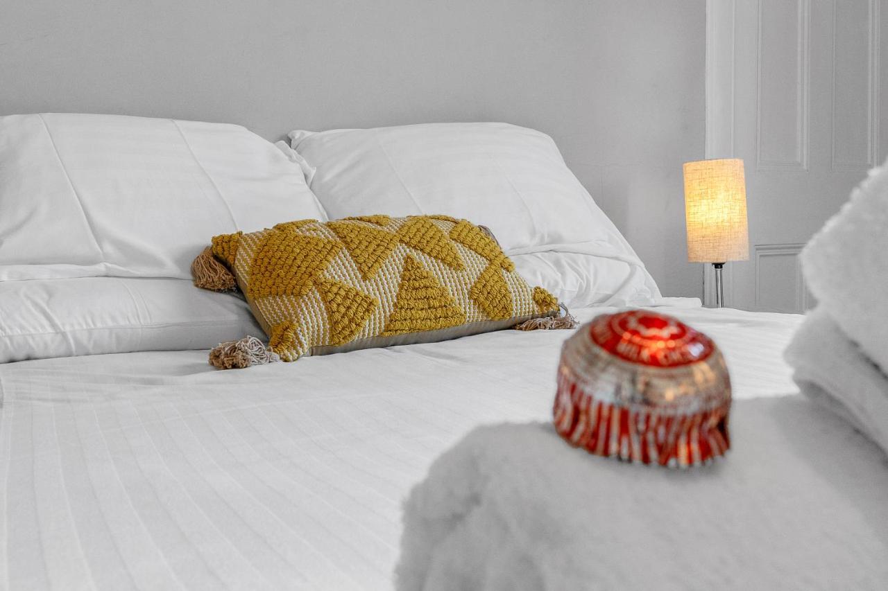 Apartment Cheerful Stays: 2 Bedroom Sleeps 6 Edinburgh