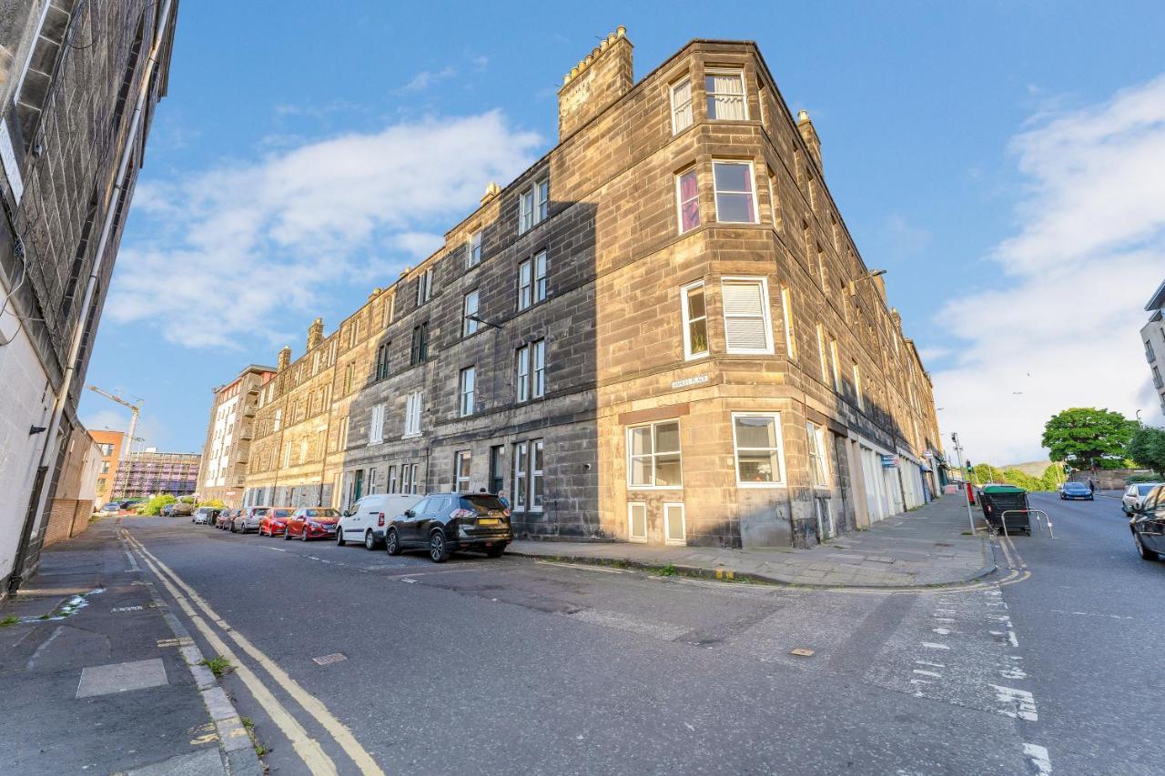 Cheerful Stays: 2 Bedroom Sleeps 6 * Edinburgh