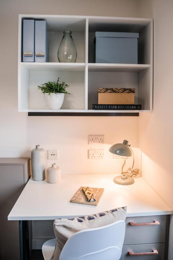 Apartment Bright And Ensuite Bedrooms At Mcdonald Road In