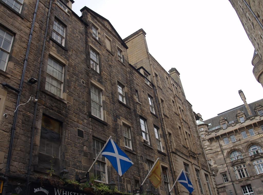 Niddry Street Apartment *