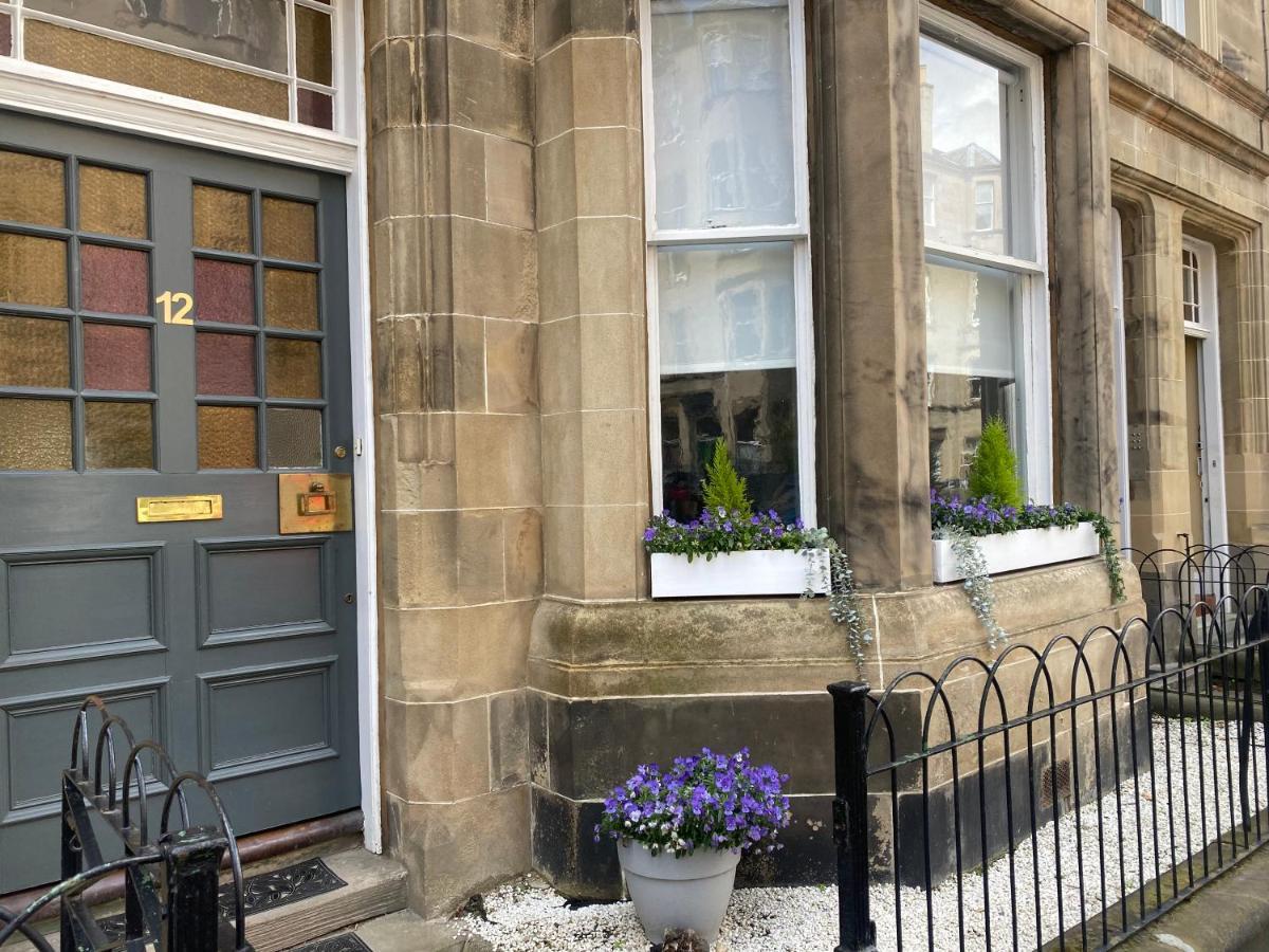 Lovely Main Door 2 Bed Apartment *