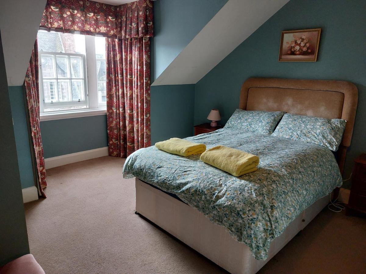 Stunning 5br Royal Mile Penthouse * EDI