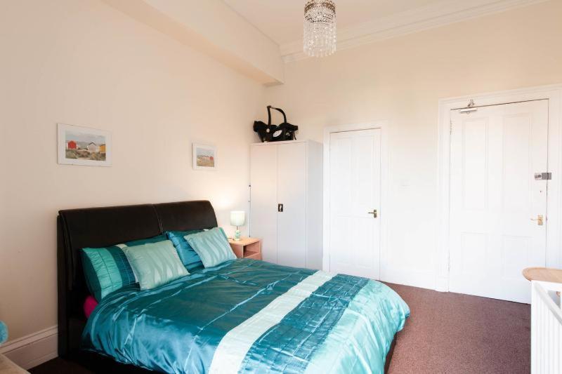 Roomz * Edinburgh