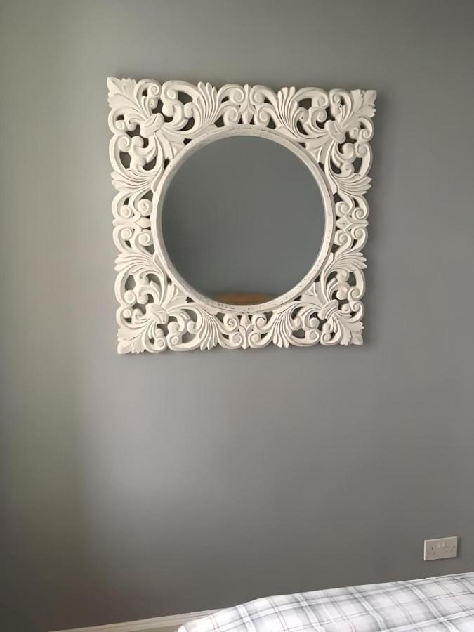 Logie - Beautiful And One Bed Flat Apartment Edinburgh