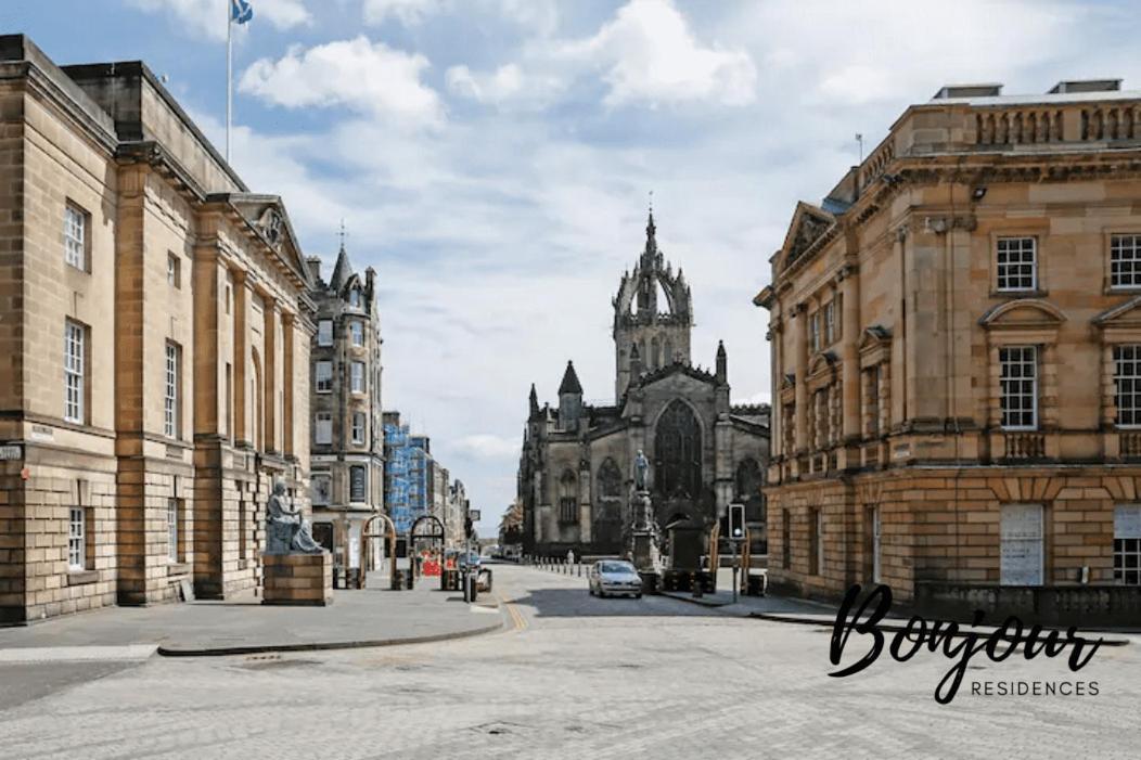 Trocadero - Central-royal Mile Castle
