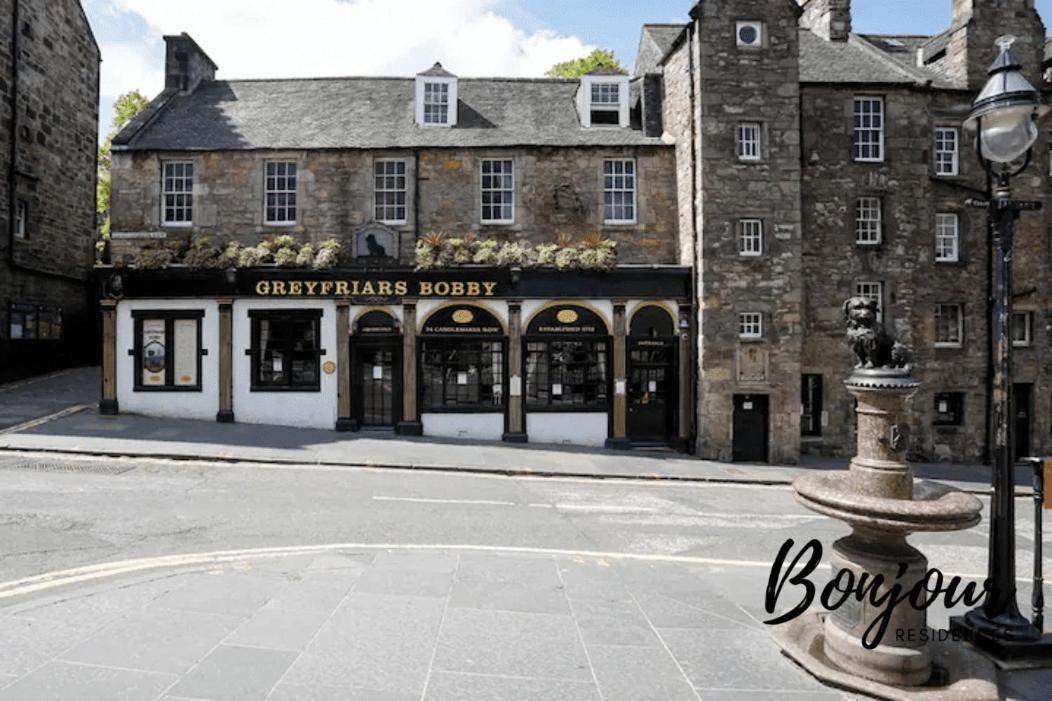 Trocadero - Central-royal Mile Castle *