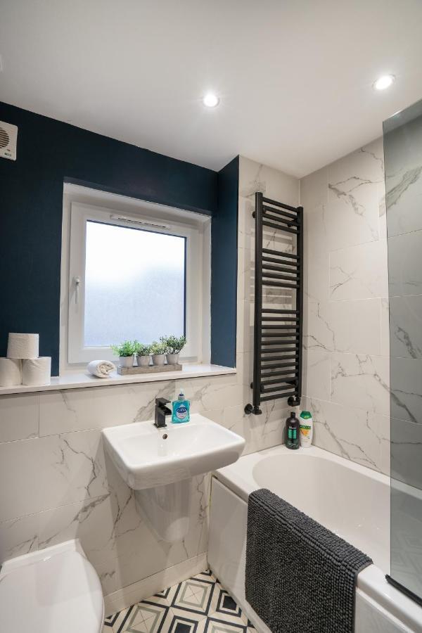 Apartment Modern 2bed Apartment-free Parking